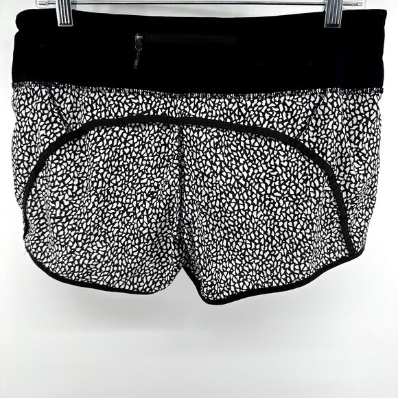 Lululemon Run Times Short 4" Swift Ultra Lycra Luxtreme Miss Mosaic Black 8 - Picture 5 of 5